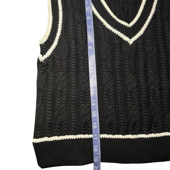 ABERCROMBIE & FITCH Cable-Knit Sweater Black White Vneck Vest - Picture 10 of 10